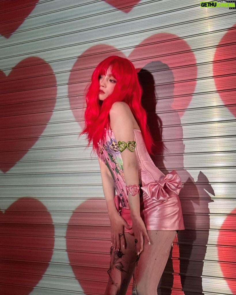 Song Yuqi Instagram - My red hair 😋