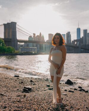 Soni Bringas Instagram - your 2024 @nyuniversity graduate 💜 and a solemn farewell to New York City 🏙️ forever thankful for these last three years 

(Graduated with a Bachelor of Arts in Psychology and a minor in Child and Adolescent Mental Health Studies 🎓)