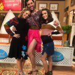 Soni Bringas Instagram - Hey @fullerhouse fans! Stay tuned because in the next couple of days, the cast has a very fun surprise for all of you! 🤫 (Hint: if you enjoyed The Nearlywed Game episode, you’ll be looking forward to this!) #fullerhouse