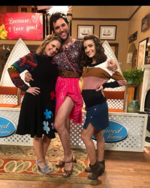 Soni Bringas Instagram - Hey @fullerhouse fans! Stay tuned because in the next couple of days, the cast has a very fun surprise for all of you! 🤫 (Hint: if you enjoyed The Nearlywed Game episode, you’ll be looking forward to this!) #fullerhouse