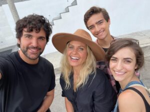 Soni Bringas Instagram - back home from NY and was lucky enough to reunite with the best cast you’ll ever find!
.
@fullerhouseguy worked his magic yet again - farewell Jeff!! Till next time ♥️♥️
.

(@eliasharger stop getting older!!!!)