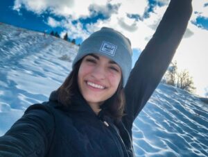 Soni Bringas Instagram - Happy New Year!!! 🎊 
there’s nothing like starting 2021 prancing through the snow while losing all feeling in your hands ❄️☃️