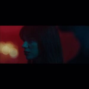 Sonia Ammar Instagram - @petitbiscuit “drivin thru the night” video out now 🖤 happy to be a part of the writing & creative process for this song & video! @jc_charavin