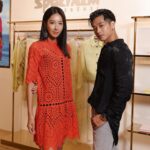 Sonia Sui Instagram – SPORTALM亞洲首家旗艦店開幕🎊

來自奧地利的SPORTALM是著名的高奢滑雪及高爾夫運動時尚品牌。
機能與時尚兼具🤍

謝謝華高時尚的邀請，八週年生日快樂🍾

@sportalm_tw
@osn.osn 

Make up @backstagealbee
Hair @chuan518
Photo @yuweiphotography
#sportalm