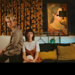Sonia Sui Instagram - 有人妖魔化她，有人神化她， 只有她知道自己是誰。 她不活在別人嘴巴裡，不活在別人眼光裡， 只活在愛她的人心裡。 你看到的她是什麼樣，你的內心就是長那樣，照妖鏡般。 林夢，一月見。 #非殺人小說 @catchplayplus_tw
