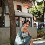 Sonia Sui Instagram - 要年底了，最忙碌的日子又來了，如何為過去一年好好收尾，讓新的一年好好開始，光想都有點心浮氣躁，想小小逃避時就埋頭整理家裡植栽，這樣的時間好像也越來越多，真是傷腦筋啊😆 謝謝uniarts送的這款百褶包生日禮物，年底不管什麼場合都好適合一起出門。 有的時候，用一款好包替自己加油打氣，似乎也是不錯的選擇。uniarts還有非常多時尚包款，相信我們都可以找到一個讓自己出門開心自信的包。 一年又要結束了，大家一起好好的犒賞自己吧！ #uniarts由你風格 #uniarts全球實尚包包選品店 #JosephandStacey @uniarts_lifestyle