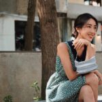 Sonia Sui Instagram - 要年底了，最忙碌的日子又來了，如何為過去一年好好收尾，讓新的一年好好開始，光想都有點心浮氣躁，想小小逃避時就埋頭整理家裡植栽，這樣的時間好像也越來越多，真是傷腦筋啊😆 謝謝uniarts送的這款百褶包生日禮物，年底不管什麼場合都好適合一起出門。 有的時候，用一款好包替自己加油打氣，似乎也是不錯的選擇。uniarts還有非常多時尚包款，相信我們都可以找到一個讓自己出門開心自信的包。 一年又要結束了，大家一起好好的犒賞自己吧！ #uniarts由你風格 #uniarts全球實尚包包選品店 #JosephandStacey @uniarts_lifestyle