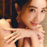 Sonia Sui Instagram – 謝謝 @tun_grp @agete_taiwan 洪執行長、三枝義之先生的邀請，對我來說，agete (正確讀音ㄚㄍㄚˇㄉㄡˇ❤️）的輕珠寶，有在各種時刻讓人瞬間變得精緻的魔法，
完美的隨身珠寶🤍

@agete_taiwan @tun_grp 
#agetetw #tungrp
#agete忠孝旗鑑店新址盛大開幕
#agete2023冬季新品
#旗艦店限定商品

Make up @backstagejimywu
Hair  @chuan518
Photo @hazel_chiu_
Dress @selfportraittaiwan