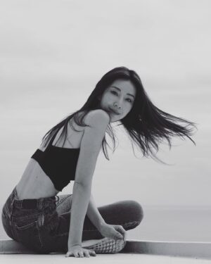 Sonia Sui Instagram - 每個人生命裏都有很多小天使，
只是沒開竅會看不太到。
但開竅也不需要多麼偉大的方法，只需要瞭解我們本來是一無所有。

#人人都可以是別人的天使
#人人也都可以練習去看見
#peaceofmind
#wecandothistogether 
#valextra