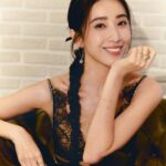 Sonia Sui Instagram - 謝謝 @tun_grp @agete_taiwan 洪執行長、三枝義之先生的邀請，對我來說，agete (正確讀音ㄚㄍㄚˇㄉㄡˇ❤️）的輕珠寶，有在各種時刻讓人瞬間變得精緻的魔法， 完美的隨身珠寶🤍 @agete_taiwan @tun_grp #agetetw #tungrp #agete忠孝旗鑑店新址盛大開幕 #agete2023冬季新品 #旗艦店限定商品 Make up @backstagejimywu Hair @chuan518 Photo @hazel_chiu_ Dress @selfportraittaiwan