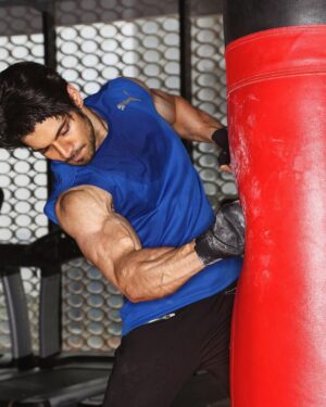 Sooraj Pancholi Instagram - #TrainHardEveryday 🤛🏼🙌🏽