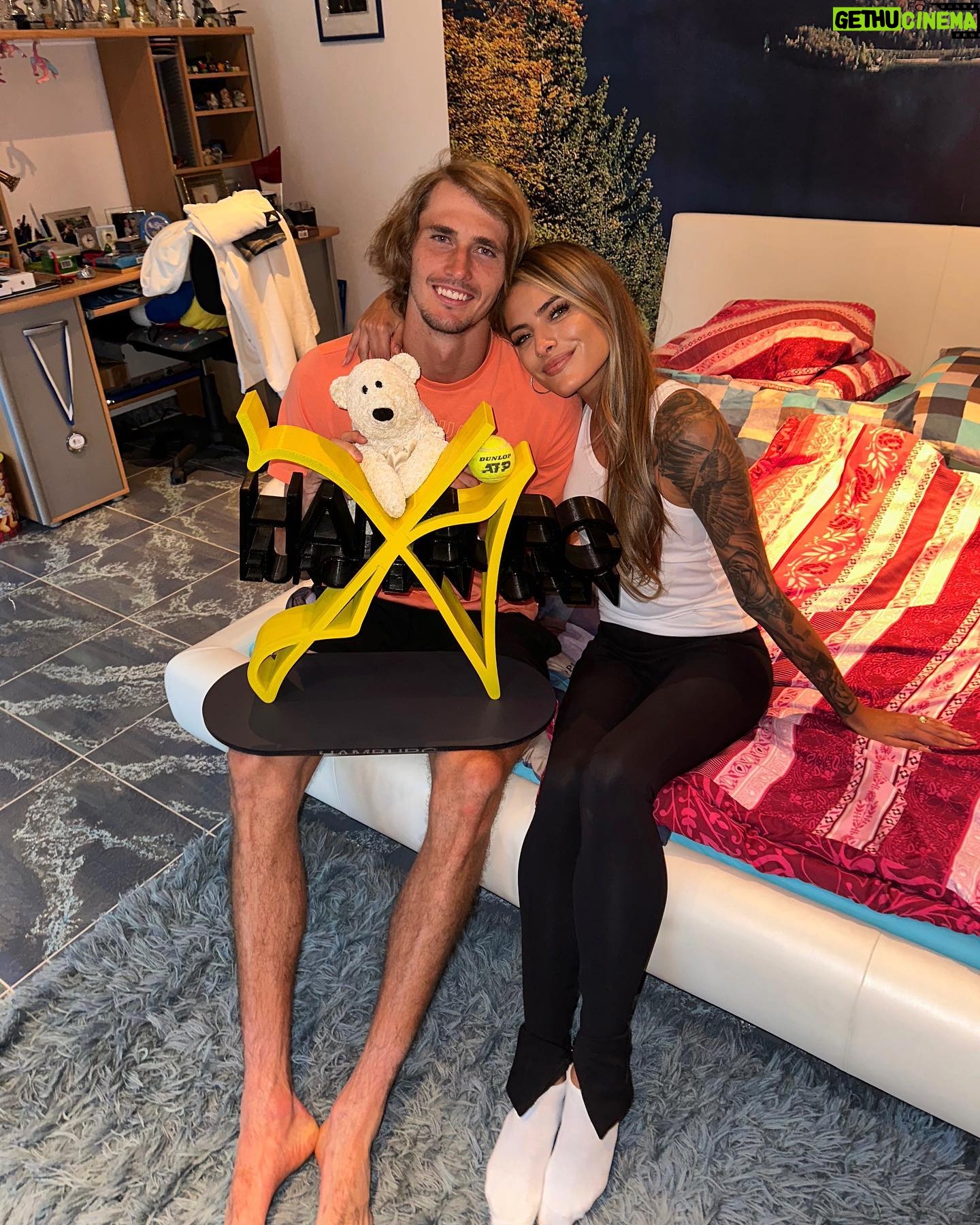 Sophia Thomalla - 60.9K Likes - Wenn das so weiter geht, müssen wir jetzt immer hier übernachten… 🏆😂🧸 @alexzverev123 @hamburgopen