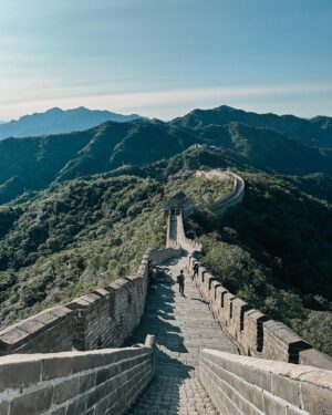Sophia Thomalla Instagram - I can finally scratch this one off my bucket list as well 🥹😍🇨🇳🙏🏼
Um 5:30 aufgestanden um die ersten auf der Mauer zu sein. What an experience 🥹