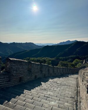 Sophia Thomalla Instagram - I can finally scratch this one off my bucket list as well 🥹😍🇨🇳🙏🏼
Um 5:30 aufgestanden um die ersten auf der Mauer zu sein. What an experience 🥹