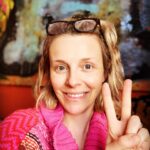 Sophia di Martino Instagram - Ive been hibernating for a while because 🥁 🥁 🥁 I’m not pregnant anymore! Yes, I’ve had a baby. This first bit is a wonderful time that is also exhausting and so hard! So my phone has been locked in a cupboard while we figure it all out. There is a lot of love and a LOT of cake. Back soon! 💗✌🏼 #mamaoftwo