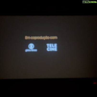 Sophie Charlotte Instagram - Pensei uns dias se esses vídeos eram muito pessoais , ou se tudo bem expor assim a emoção e a surpresa de ver o trailer do nosso filme “Meu nome é Gal” quando fui ao cinema assistir Retratos Fantasmas do Kleber Mendonça . Não sabia que ia passar o trailer . Só estávamos eu e @danieldeoliveiramor nessa sessão ….. precisamos falar sobre isso! Precisamos de público ! E cota de Telas ! Vá ao cinema ver filmes brasileiros! Retratos Fantasmas é tão bonito ! Tão emocionante! Um filme sobre o amor pelo cinema , que me arrebatou! Cinema é muito emocionante ! E ver esse sonho chegando cada vez mais perto da estreia mexeu comigo! Ver a realização de @dandaraferreira e @lo_politi e todos meus parceiros de cena e de jornada é surreal! A gente estreia em Outubro! Até lá aguenta coração ! Viva Gal Costa pra sempre !!! Até lá vá ao cinema e veja: Retratos Fantasmas Ângela (@isisvalverde !!) Tire 5 cartas ( @lilia_cabral !!!) Mussum, o filmis Nosso Sonho Besouro Azul (@brunamarquezine é do BRASIL 🇧🇷 ) E tantos outros filmes incríveis!