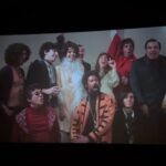 Sophie Charlotte Instagram – Pensei uns dias se esses vídeos eram muito pessoais , ou se tudo bem expor assim a emoção e a surpresa de ver o trailer do nosso filme “Meu nome é Gal” quando fui ao cinema assistir Retratos Fantasmas do Kleber Mendonça .  Não sabia que ia passar o trailer . Só estávamos eu e @danieldeoliveiramor nessa sessão ….. precisamos falar sobre isso! Precisamos de público ! E cota de Telas ! Vá ao cinema ver filmes brasileiros! Retratos Fantasmas é tão bonito ! Tão emocionante! Um filme sobre o amor pelo cinema , que me arrebatou! 

Cinema é muito emocionante ! E ver esse sonho chegando cada vez mais perto da estreia mexeu comigo! Ver a realização de @dandaraferreira e @lo_politi e todos meus parceiros de cena e de jornada é surreal!  A gente estreia em Outubro! Até lá aguenta coração ! Viva Gal Costa pra sempre !!! 

Até lá vá ao cinema e veja: 
Retratos Fantasmas 
Ângela (@isisvalverde !!) 
Tire 5 cartas ( @lilia_cabral !!!)
Mussum, o filmis
Nosso Sonho 
Besouro Azul (@brunamarquezine  é do BRASIL 🇧🇷 ) E tantos outros filmes incríveis!
