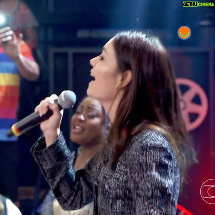 Sophie Charlotte - 257.4K Likes - #ANIVERSÁRIO 🎈 Hoje é dia de celebrar a vida de @sophiecharlotte1 e, pra comemorar, reuni alguns momentos em que ela cantou e encantou! 🎤 Maravilhosa, né? 🧡