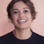 Sophie Charlotte Instagram – O que começou com  um simples pedido “Sophie, dá um mordidão nesse pão!” foi tão longe que virou hit na internet! Os fãs não pouparam criatividade e fizeram milhões de versões do meme do pãozinho, da distorcida até a invertida (sim, tem versão para todos os gostos!) 😂 Quer descobrir os bastidores sobre esse meme de sucesso? Vem com a gente no Charlotteverso! 🥖😎 #DoPlimAoPlay