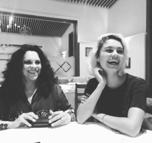 Sophie Charlotte Instagram - GAL 

Maria da Graça . Gracinha . Gaúcha . Gal ! 
Gal Costa !!!!!!! 

Você é a estrela maior , primeira , minha sorte , barato total … DIVINA MARAVILHOSA! 

Generosa , carinhosa, sedutora! 
Olhos de mistério absoluto( castanhos com rasgos azuis … vai entender !) 

Agradeço . TUDO! 
Você permitiu , me deu a honra maior como artista. Aprender contigo ,e como você,  a VIVER , a cantar , a ser mais ! Mais mulher , mais legal, mais mistério, mais astral, mais liberdade !  E me trouxe novos amigos, carnaval , uma outra juventude, praias ….. e a Bahia !!!! 

Baby!!!! Já estou com saudade! 

Queria te falar tanto …. Que te amo. Te falei né ?!?? Falei, ainda bem !
Fa-tal! 
E que a gente toda que fez seu filme, fez pra você ! Por você ! Com todo amor ! 

Te reverencio em absoluto !!!! 
Sua arte , sua revolução , sua brasilidade , sua voz infinita! 
Que ecoará eternamente ! Baiana! 

Um abraço forte para todos os fãs devotos, todos os amigos, sua família , e em especial seu Gabriel ! Força pra gente que segue aqui contigo no coração ! 

LUZ! BRILHANTE! CRISTAL! 

G
A
L

C
O
S
T
A. 💛☀️🌻