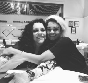 Sophie Charlotte Instagram - GAL 

Maria da Graça . Gracinha . Gaúcha . Gal ! 
Gal Costa !!!!!!! 

Você é a estrela maior , primeira , minha sorte , barato total … DIVINA MARAVILHOSA! 

Generosa , carinhosa, sedutora! 
Olhos de mistério absoluto( castanhos com rasgos azuis … vai entender !) 

Agradeço . TUDO! 
Você permitiu , me deu a honra maior como artista. Aprender contigo ,e como você,  a VIVER , a cantar , a ser mais ! Mais mulher , mais legal, mais mistério, mais astral, mais liberdade !  E me trouxe novos amigos, carnaval , uma outra juventude, praias ….. e a Bahia !!!! 

Baby!!!! Já estou com saudade! 

Queria te falar tanto …. Que te amo. Te falei né ?!?? Falei, ainda bem !
Fa-tal! 
E que a gente toda que fez seu filme, fez pra você ! Por você ! Com todo amor ! 

Te reverencio em absoluto !!!! 
Sua arte , sua revolução , sua brasilidade , sua voz infinita! 
Que ecoará eternamente ! Baiana! 

Um abraço forte para todos os fãs devotos, todos os amigos, sua família , e em especial seu Gabriel ! Força pra gente que segue aqui contigo no coração ! 

LUZ! BRILHANTE! CRISTAL! 

G
A
L

C
O
S
T
A. 💛☀️🌻
