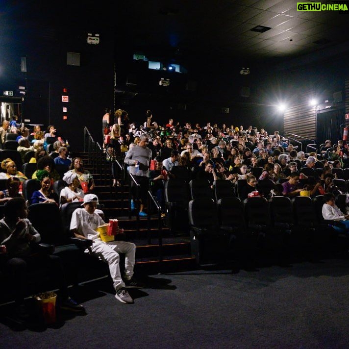 Sophie Charlotte Instagram - OBRIGADA @s.rmachado ! Obrigada pelo nosso @riododesejo Estreia HOJE nos cinema ! Obrigada pela Anaíra! E pela aventura de lançar um filme no Brasil ! Que jornada linda ! Obrigada @gullaneentretenimento E todos os amigos que estão nos ajudando na divulgação! 📷 @milenapalladino