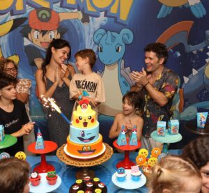 Sophie Charlotte Instagram - Otto completou 8 anos ! E teve uma festa tão maneira quanto ele ! Cheia de amigos e primos … uma farra ! Preciso agradecer a toda a equipe da @festaeaventura , tudo impecável ! Sem dúvidas a casa de festas mais legal que já fui! 📷 @hugoboccaletti_fotografia Que dia inesquecível! Viva Otto 8!