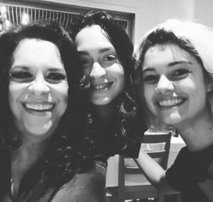 Sophie Charlotte Instagram - GAL 

Maria da Graça . Gracinha . Gaúcha . Gal ! 
Gal Costa !!!!!!! 

Você é a estrela maior , primeira , minha sorte , barato total … DIVINA MARAVILHOSA! 

Generosa , carinhosa, sedutora! 
Olhos de mistério absoluto( castanhos com rasgos azuis … vai entender !) 

Agradeço . TUDO! 
Você permitiu , me deu a honra maior como artista. Aprender contigo ,e como você,  a VIVER , a cantar , a ser mais ! Mais mulher , mais legal, mais mistério, mais astral, mais liberdade !  E me trouxe novos amigos, carnaval , uma outra juventude, praias ….. e a Bahia !!!! 

Baby!!!! Já estou com saudade! 

Queria te falar tanto …. Que te amo. Te falei né ?!?? Falei, ainda bem !
Fa-tal! 
E que a gente toda que fez seu filme, fez pra você ! Por você ! Com todo amor ! 

Te reverencio em absoluto !!!! 
Sua arte , sua revolução , sua brasilidade , sua voz infinita! 
Que ecoará eternamente ! Baiana! 

Um abraço forte para todos os fãs devotos, todos os amigos, sua família , e em especial seu Gabriel ! Força pra gente que segue aqui contigo no coração ! 

LUZ! BRILHANTE! CRISTAL! 

G
A
L

C
O
S
T
A. 💛☀️🌻