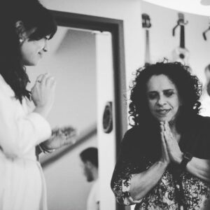 Sophie Charlotte Instagram - GAL 

Maria da Graça . Gracinha . Gaúcha . Gal ! 
Gal Costa !!!!!!! 

Você é a estrela maior , primeira , minha sorte , barato total … DIVINA MARAVILHOSA! 

Generosa , carinhosa, sedutora! 
Olhos de mistério absoluto( castanhos com rasgos azuis … vai entender !) 

Agradeço . TUDO! 
Você permitiu , me deu a honra maior como artista. Aprender contigo ,e como você,  a VIVER , a cantar , a ser mais ! Mais mulher , mais legal, mais mistério, mais astral, mais liberdade !  E me trouxe novos amigos, carnaval , uma outra juventude, praias ….. e a Bahia !!!! 

Baby!!!! Já estou com saudade! 

Queria te falar tanto …. Que te amo. Te falei né ?!?? Falei, ainda bem !
Fa-tal! 
E que a gente toda que fez seu filme, fez pra você ! Por você ! Com todo amor ! 

Te reverencio em absoluto !!!! 
Sua arte , sua revolução , sua brasilidade , sua voz infinita! 
Que ecoará eternamente ! Baiana! 

Um abraço forte para todos os fãs devotos, todos os amigos, sua família , e em especial seu Gabriel ! Força pra gente que segue aqui contigo no coração ! 

LUZ! BRILHANTE! CRISTAL! 

G
A
L

C
O
S
T
A. 💛☀️🌻