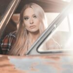 Sophie Lloyd Instagram - It’s about time for a new music video soon! 👀 📷 @moise_nicolas #vintagecar #letithurt #musicvideo #garage #oldcars #galaxie #fordgalaxie #guitarist #guitaristsofinstagram