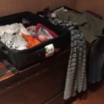 Sophie Marceau Instagram – Voyages ✈️ :
La valise
La brosse à dents
Le peigne
Le petit sac
Les chaussures