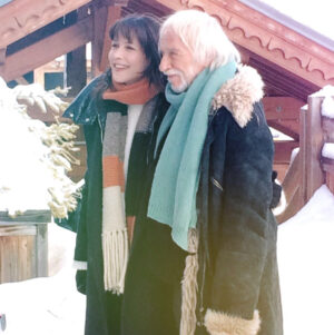Sophie Marceau Instagram - Super première de ‘Mme Mills - Une voisine si parfaite’ au Festival de l’Alpe d’Huez! ❄️Merci d’être venus si nombreux ❤️ #mmemills #fah2018 @festivalpedhuez