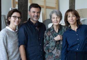 Sophie Marceau Instagram - Voici ma nouvelle petite famille de cinéma !! Aujourd’hui sort “tout s est bien passé “ de @ozonfrancois  Trop contente de vous  retrouver sur les grands écrans !! #andredussollier✨ @geraldinepailhas ✨#charlotterampling ✨