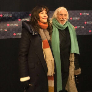 Sophie Marceau Instagram - Super première de ‘Mme Mills - Une voisine si parfaite’ au Festival de l’Alpe d’Huez! ❄️Merci d’être venus si nombreux ❤️ #mmemills #fah2018 @festivalpedhuez