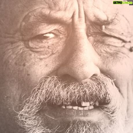 Sophie Marceau Instagram - Jim Harrison : un grand écrivain nous a quitté. Je conseille Légendes D'Automne à ceux qui ne l'auraient jamais lu.