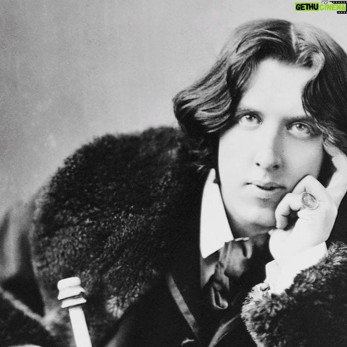 Sophie Marceau Instagram - "Et il me semble parfois avoir démontré, s'il était besoin de le démontrer qu'entre la célébrité et l'infamie il n'y a qu'un pas... peut être moins". - Oscar Wilde, De Profundis