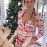 Sophie Monk Instagram - Anyone have any actual good Christmas hacks??? Mine a pretty average 🤪🎄