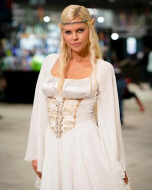 Sophie Monk Instagram - Omg beauty and geek finale! I LOVE this show so much. Love to know what your favourite outfit was? You can tell when I chose my own🤣 If your watching, who do you want to win????? If you haven’t watched I swear tonight will have you in tears in the most beautiful way. Tonight 7.30 @channel9 
(Btw how annoying are swipe across’s 😂)