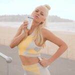 Sophie Monk Instagram - My new favourite sunscreen @Neutrogena_anz Ultra Sheer… but is it a sunscreen? Or an un-sunscreen? I’m still so confused. 😉   Always read the label. Follow the directions for use. Prolonged sun exposure should be avoided. It is important to wear protective clothing, hats and eyewear when exposed to the sun. 👒 🌞