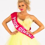 Sophie Monk Instagram - Omg beauty and geek finale! I LOVE this show so much. Love to know what your favourite outfit was? You can tell when I chose my own🤣 If your watching, who do you want to win????? If you haven’t watched I swear tonight will have you in tears in the most beautiful way. Tonight 7.30 @channel9 (Btw how annoying are swipe across’s 😂)