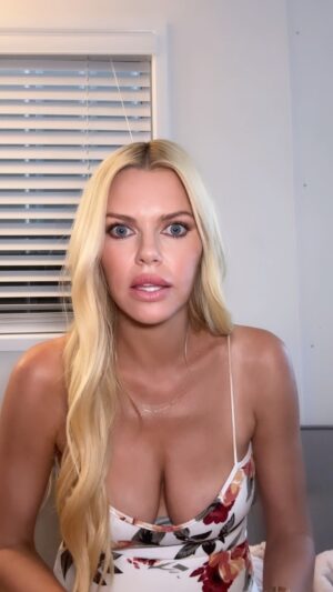 Sophie Monk Instagram - Please make me feel better 🤣 what’s the worst thing you’ve bought online? Those bloody ads get me every time