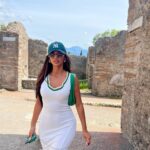 Sophie Piper Instagram - Exploring Pompeii 🗺️