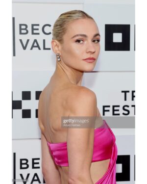 Sophie Skelton Instagram - Took my Barbie era for a spin 💖