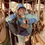 Sophie Skelton Instagram - Missing my girls and the happiest place on earth. (#highnine 🙌🏼 )