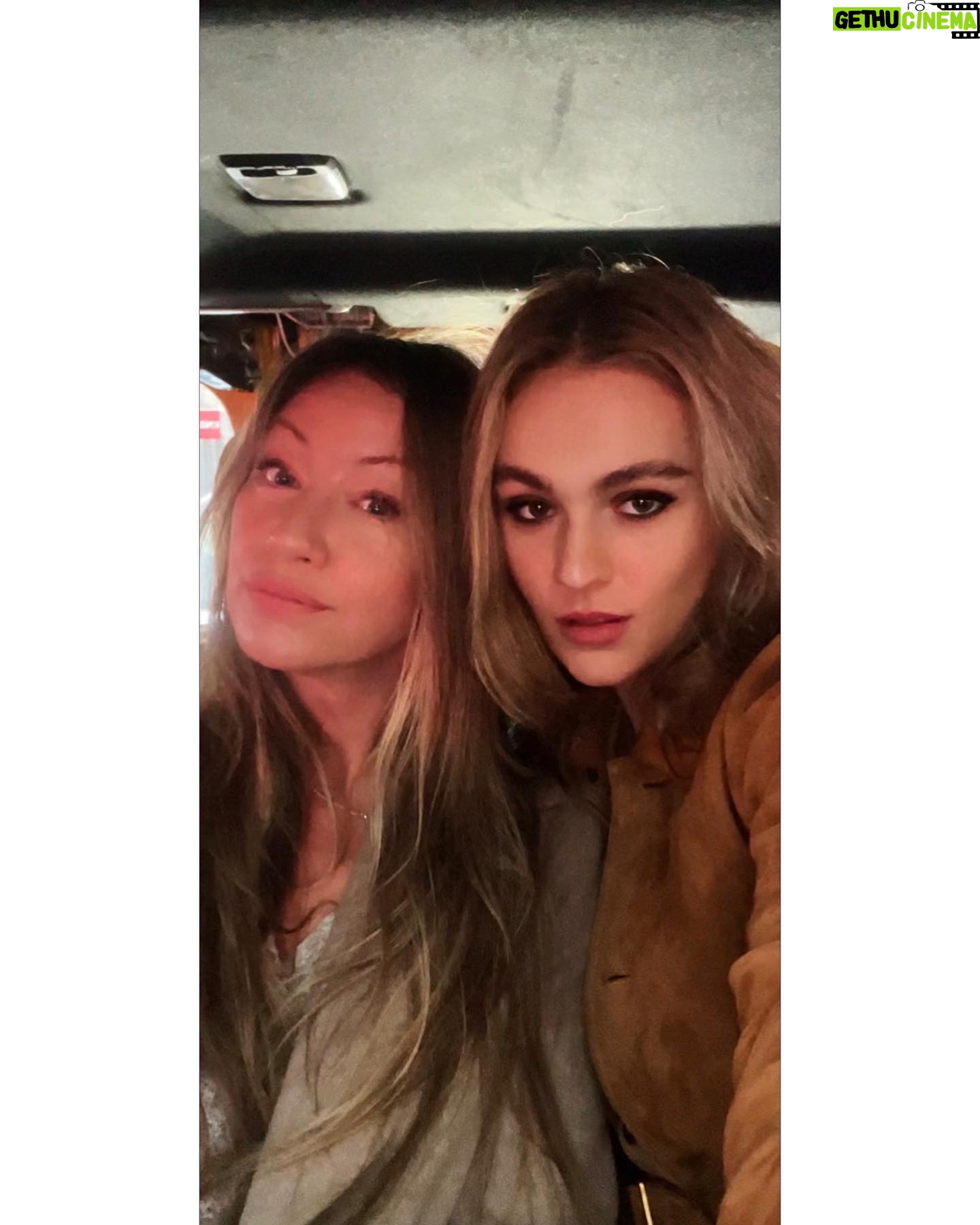 Sophie Skelton Instagram - Birthday girl 🎈(not me)