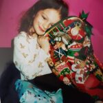 Sophie Skelton Instagram - May yours be merry and bright 🕊️ x