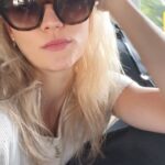 Sophie Skelton Instagram - Taxi for one, for three