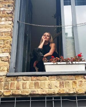Sophie Skelton Instagram - View doesn’t suck