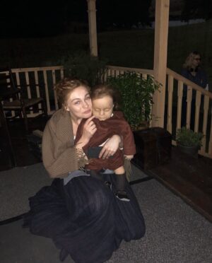 Sophie Skelton Instagram - Chucky with the good hair