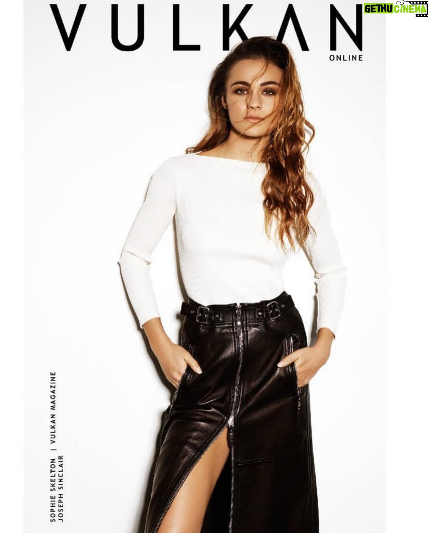 Sophie Skelton Instagram - This week the industry lost an incredible talent, person and presence. His shoots were so fun and puppy-filled and his photographs were always sublime. A sense of humour and a lens full of love. I don’t know one artist who didn’t enjoy working with him. Sending love to the skies 🕊️ and to Joseph’s family. Long may his work circulate, and his talent and life live on through his art. Here’s a shoot we did together some years ago. Thank you, @josephsinclair x